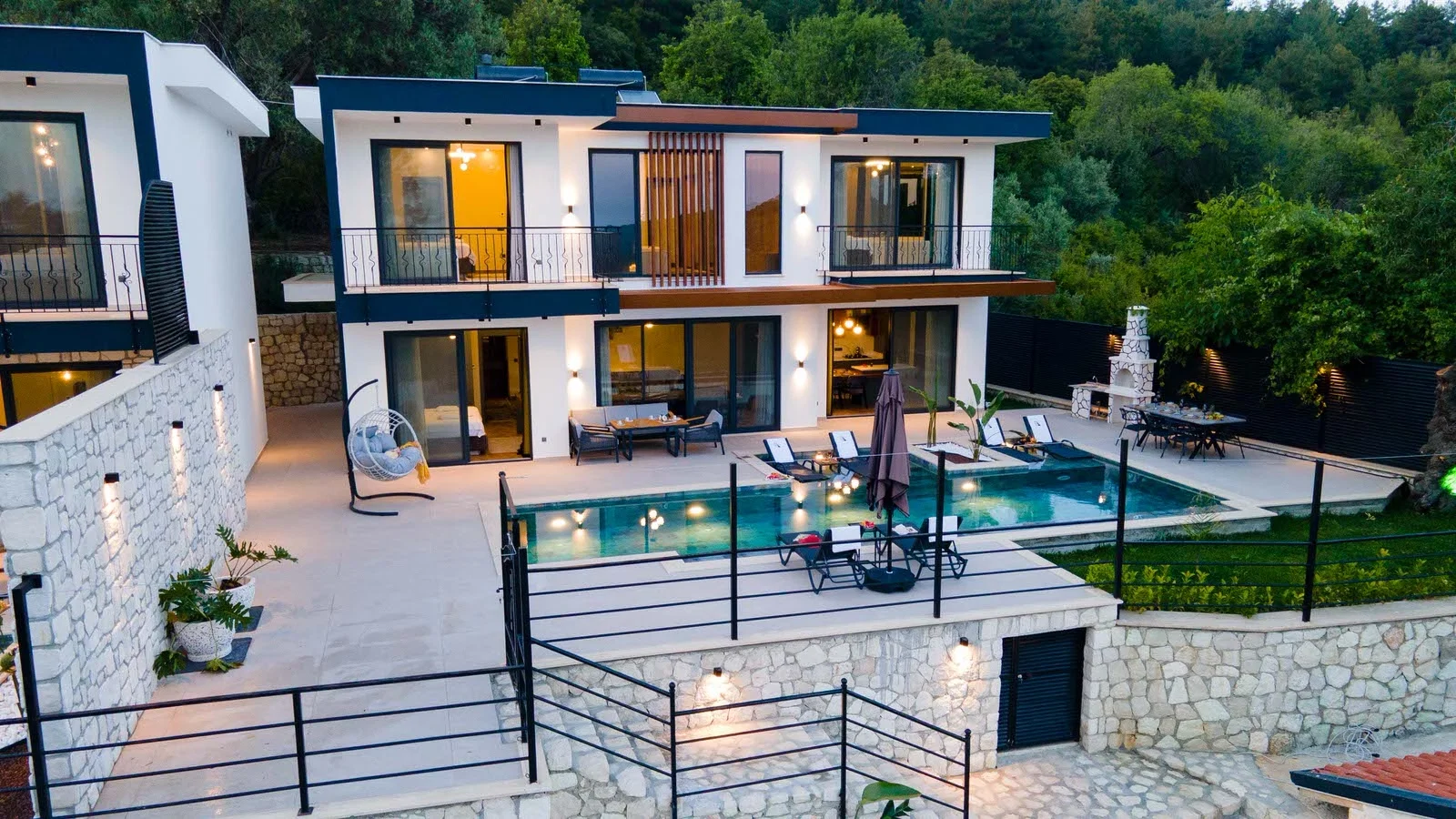 Kaş’ta Korunaklı, Çocuk Havuzlu, 6 Kişilik, Lüks Villa