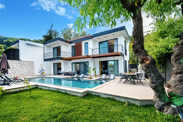 Kaş’ta Korunaklı, Çocuk Havuzlu, 6 Kişilik, Lüks Villa