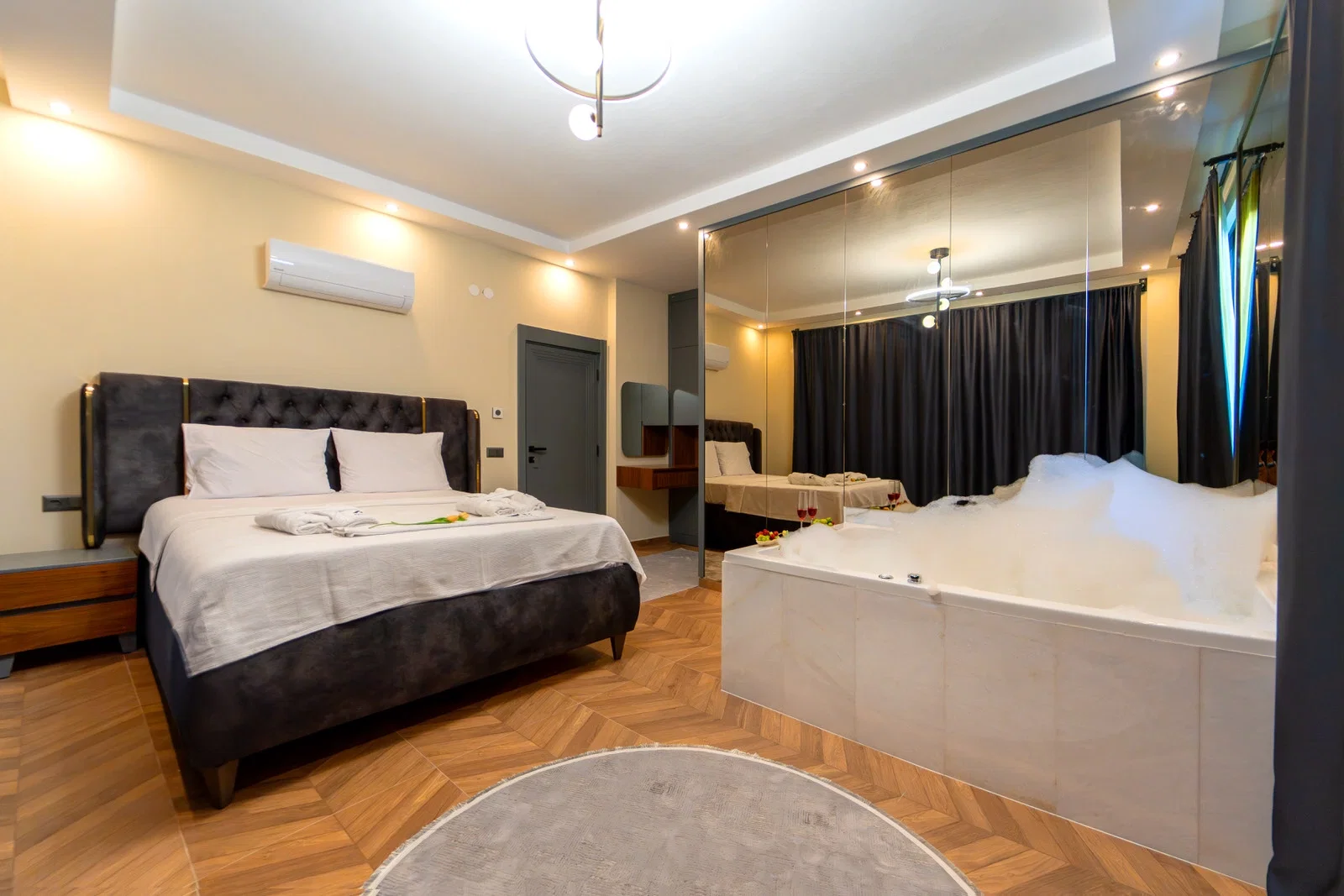 Kaş’ta Korunaklı, Çocuk Havuzlu, 6 Kişilik, Lüks Villa