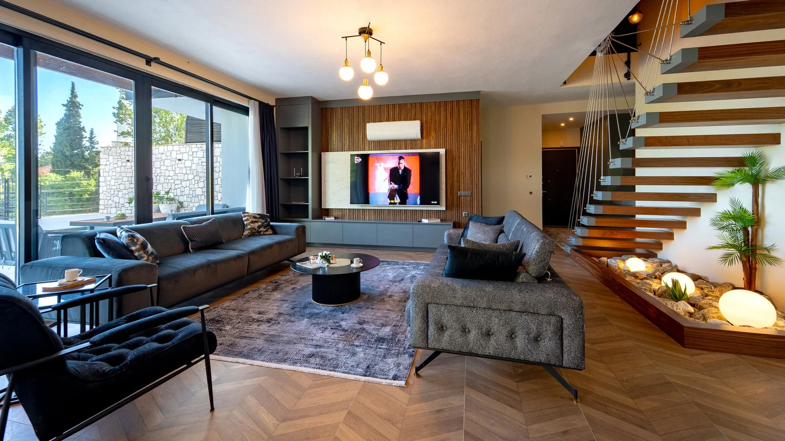 Kaş’ta Korunaklı, Çocuk Havuzlu, 6 Kişilik, Lüks Villa