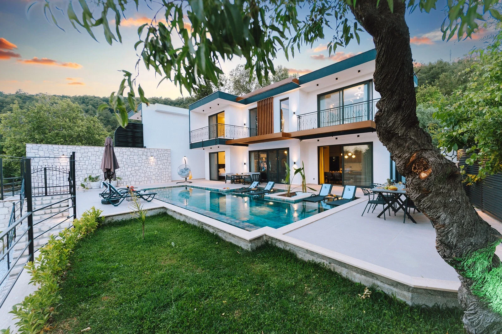 Kaş’ta Korunaklı, Çocuk Havuzlu, 6 Kişilik, Lüks Villa