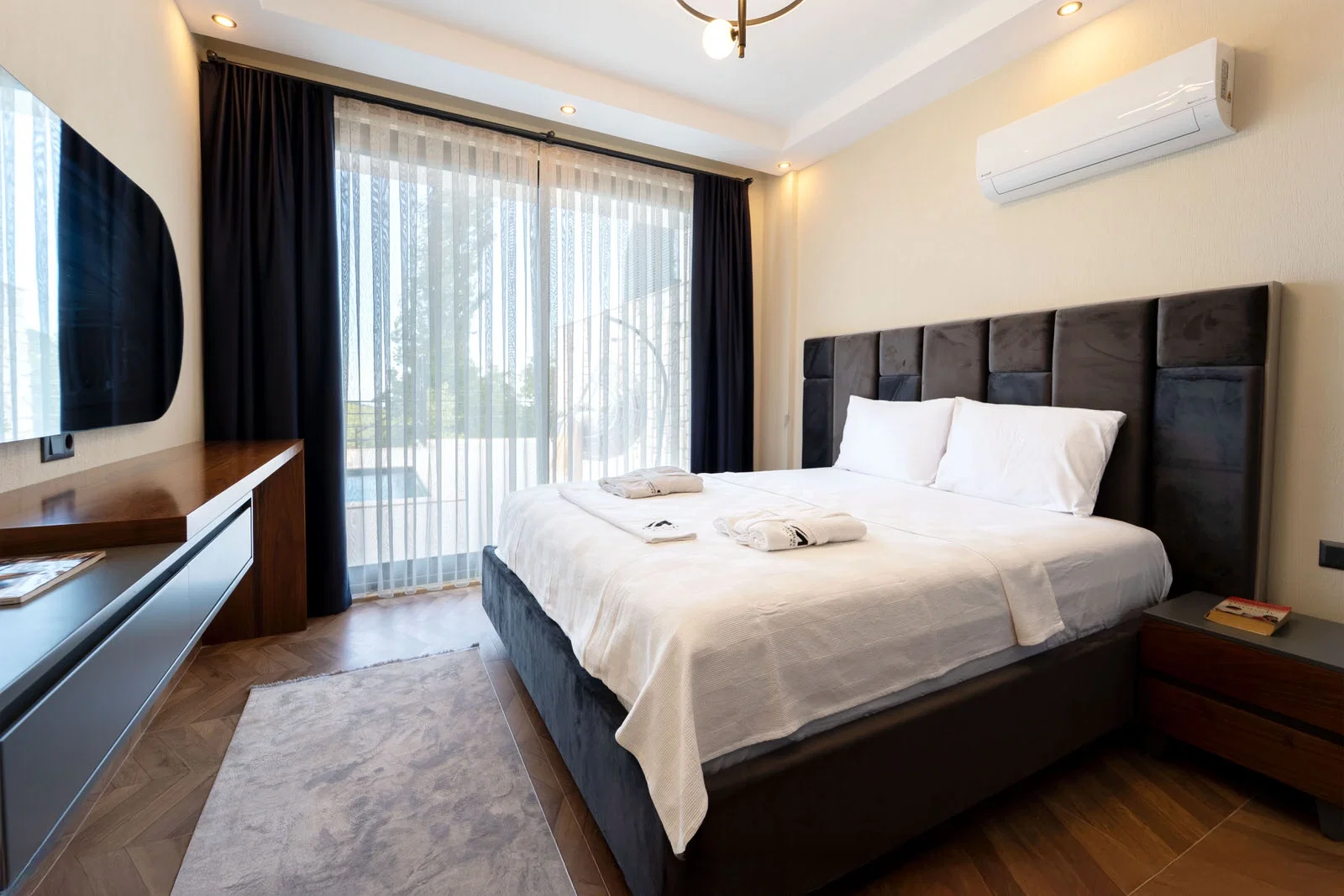 Kaş’ta Korunaklı, Çocuk Havuzlu, 6 Kişilik, Lüks Villa