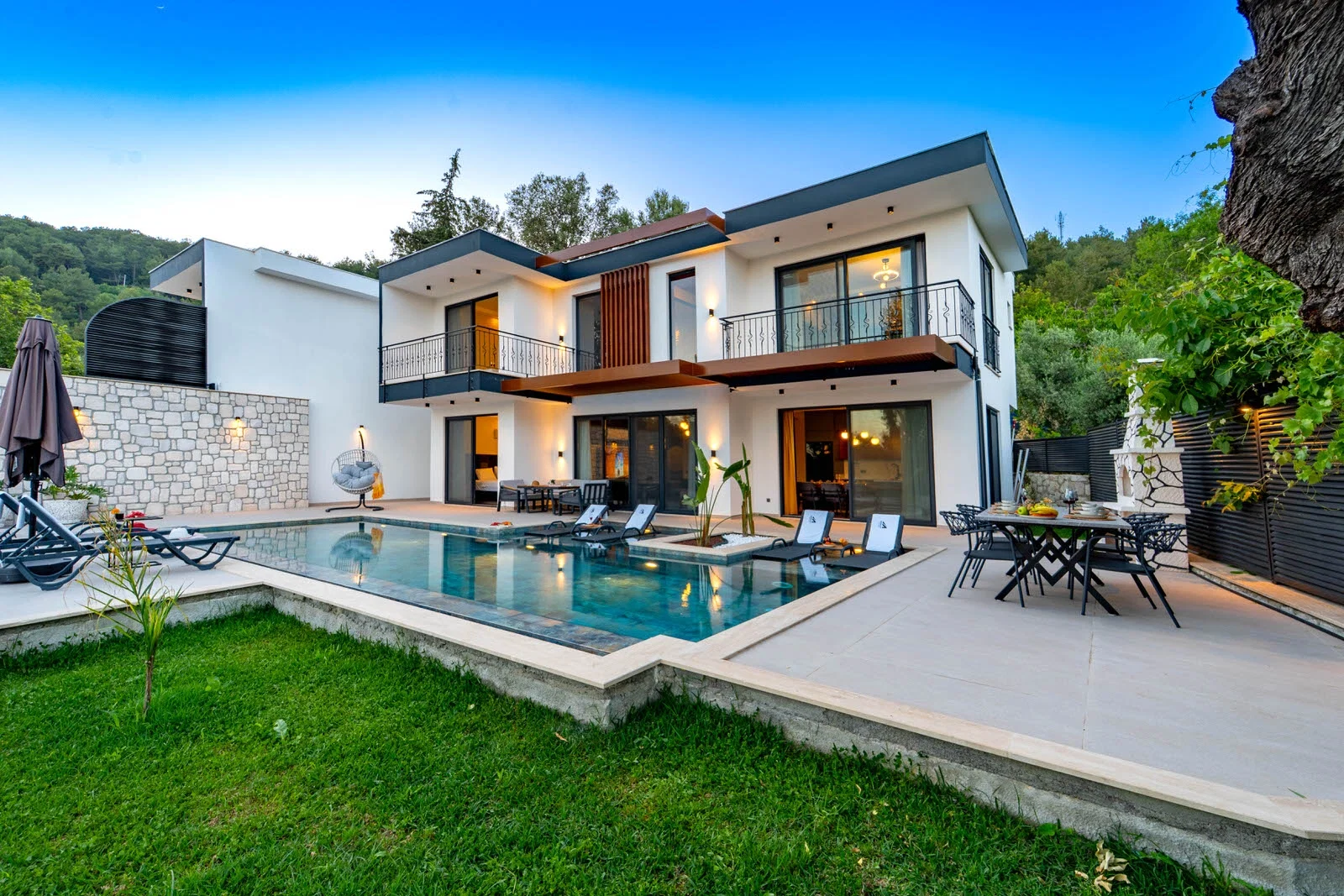 Kaş’ta Korunaklı, Çocuk Havuzlu, 6 Kişilik, Lüks Villa