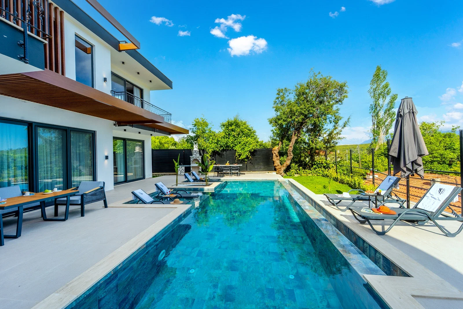 Kaş’ta Korunaklı, Çocuk Havuzlu, 6 Kişilik, Lüks Villa
