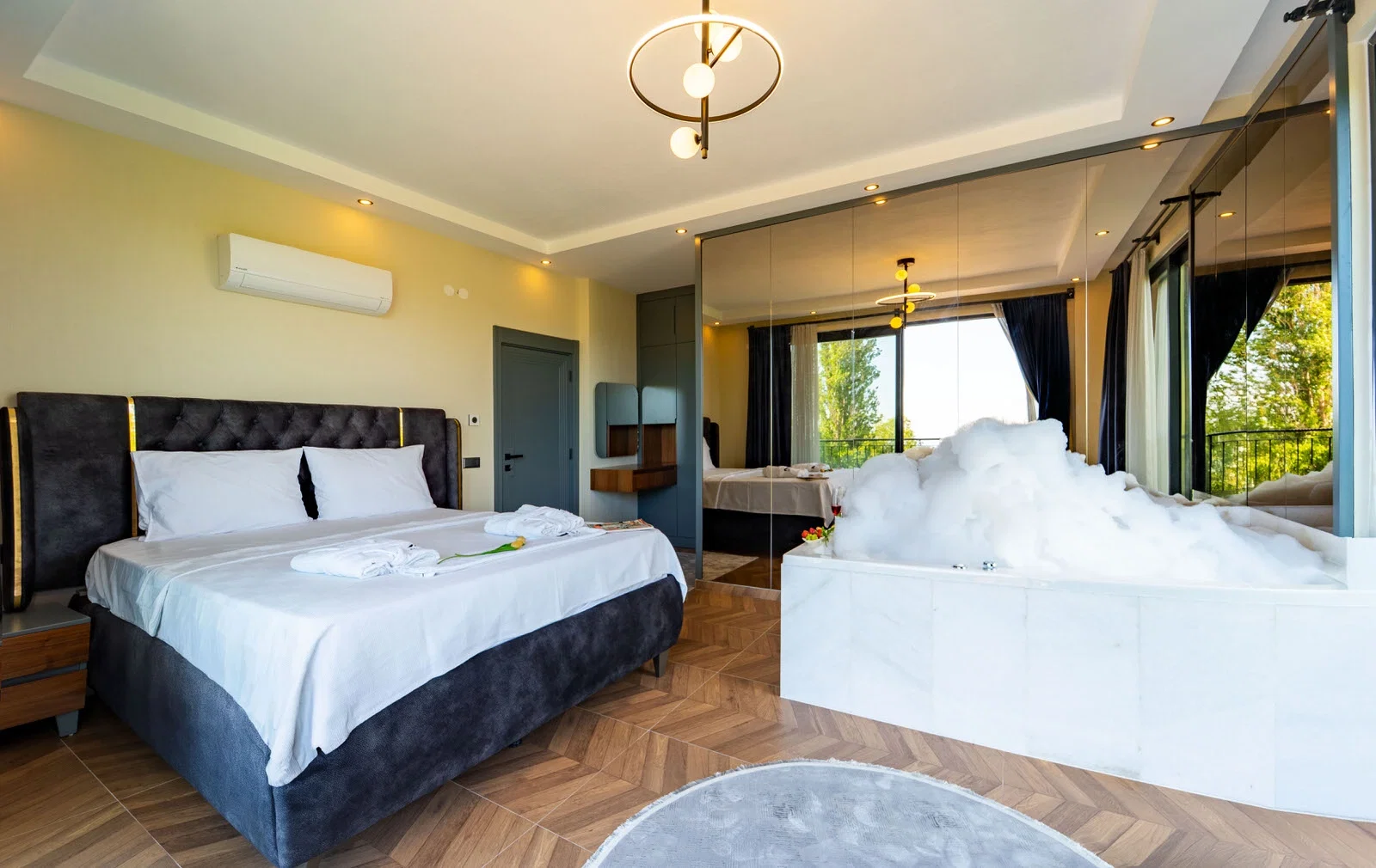 Kaş’ta Korunaklı, Çocuk Havuzlu, 6 Kişilik, Lüks Villa