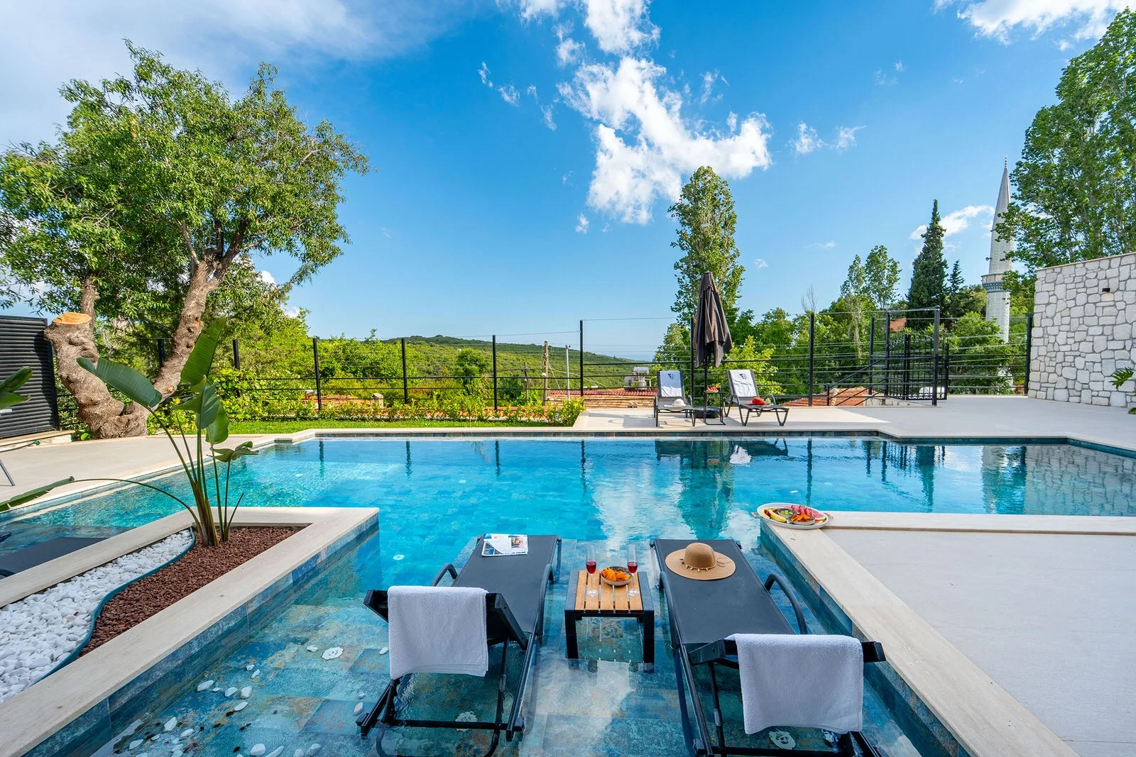 Kaş’ta Korunaklı, Çocuk Havuzlu, 6 Kişilik, Lüks Villa