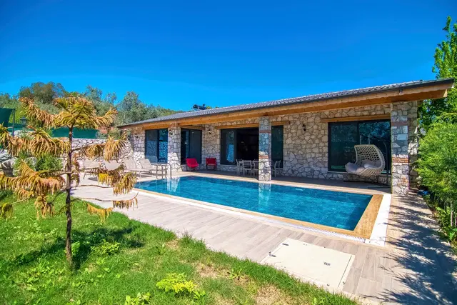 Fethiye’de Balayına Uygun, Korunaklı Havuzlu, Jakuzili, Kiralık Villa