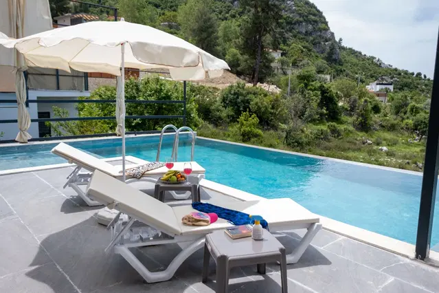 İslamlar’da Huzurlu, Korunaklı Havuzlu, 3 Yatak Odalı, Ekonomik Villa
