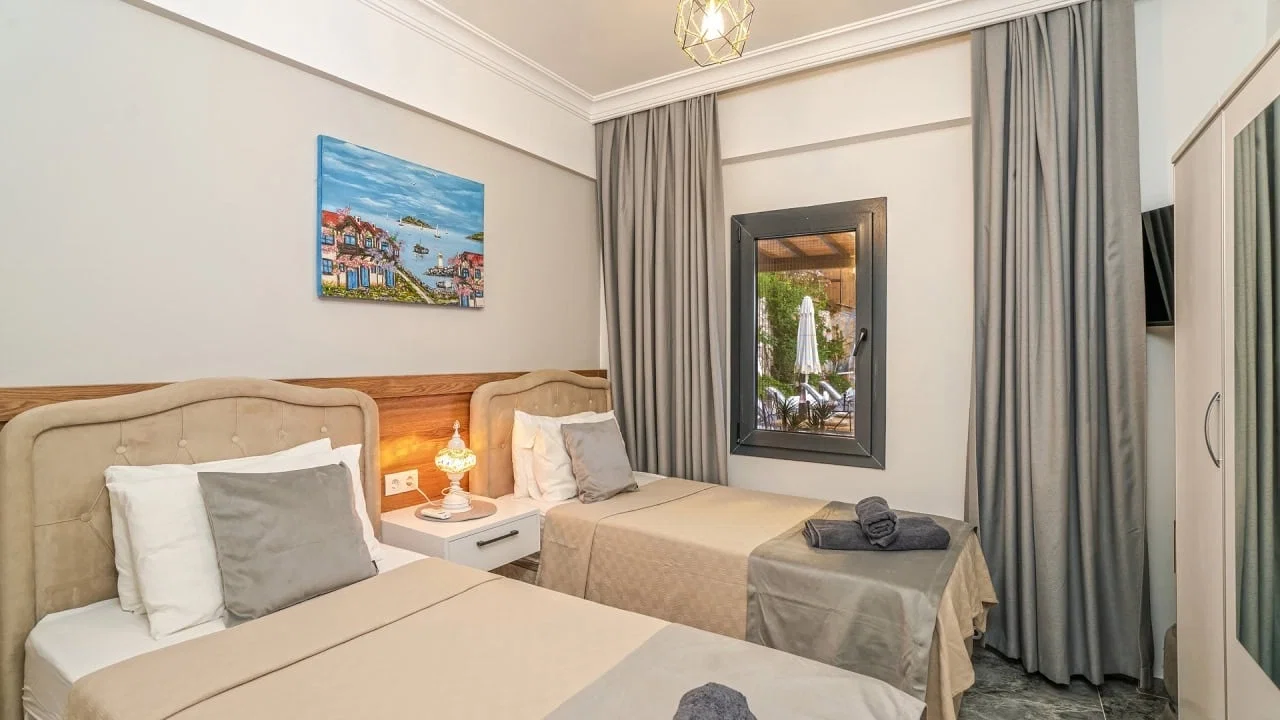 Üzümlü’de Sakin Konumda, Isıtmalı Havuzlu, 6 Kişilik, Kiralık Villa