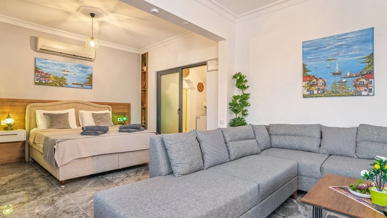 Üzümlü’de Sakin Konumda, Isıtmalı Havuzlu, 6 Kişilik, Kiralık Villa
