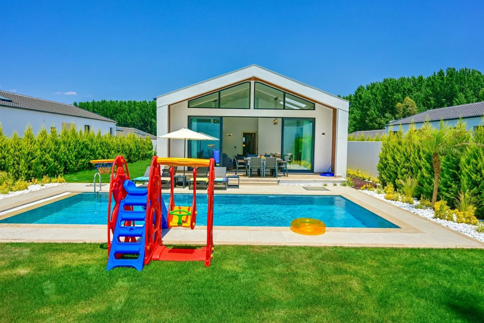 Fethiye’de bahçeli kiralık villa