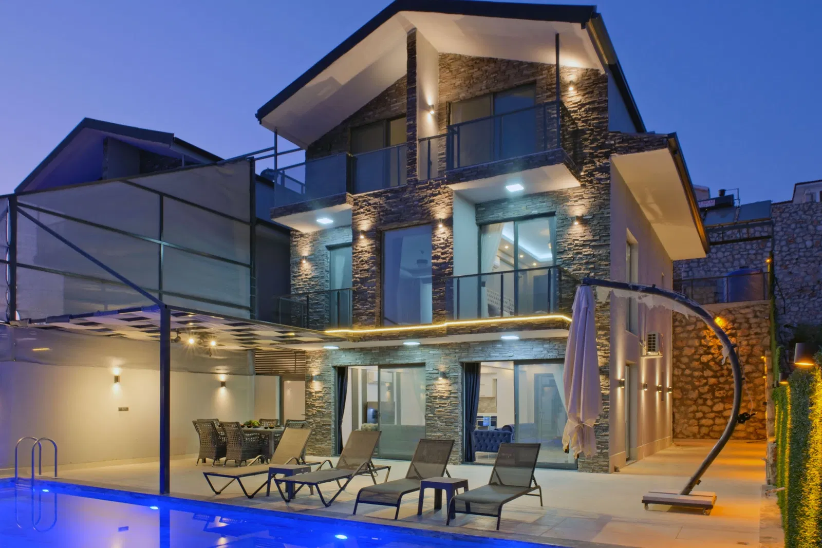 Fethiye’de korunaklı havuzlu kiralık villa