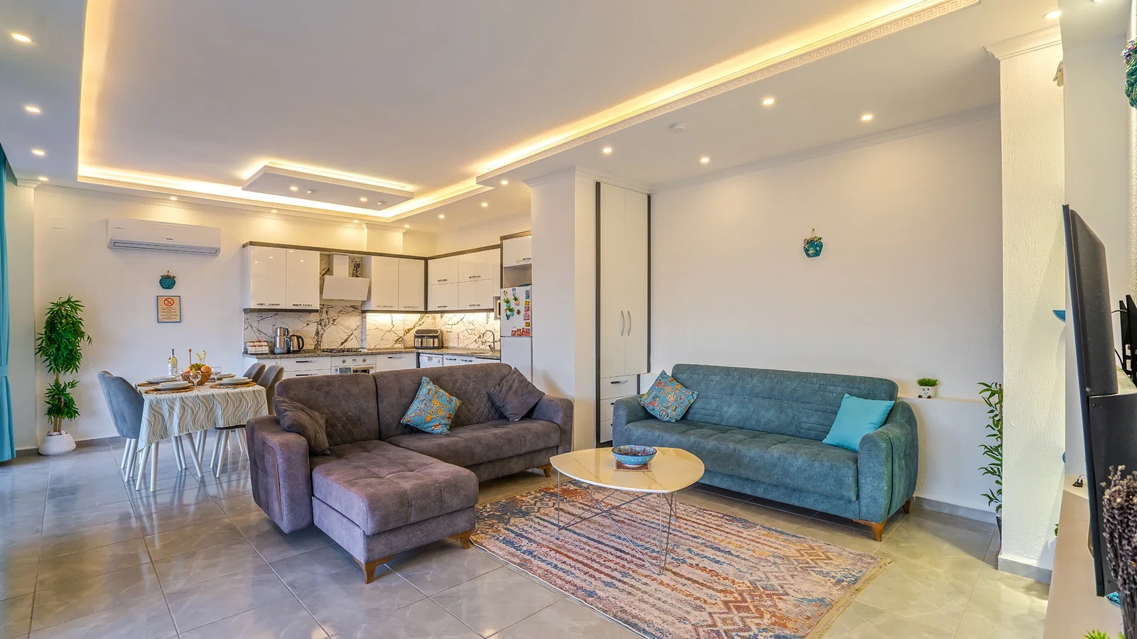 Üzümlü’de Balayı Çiftlerine Uygun, Isıtmalı Havuzlu, 2 Kişilik, Ekonomik Villa