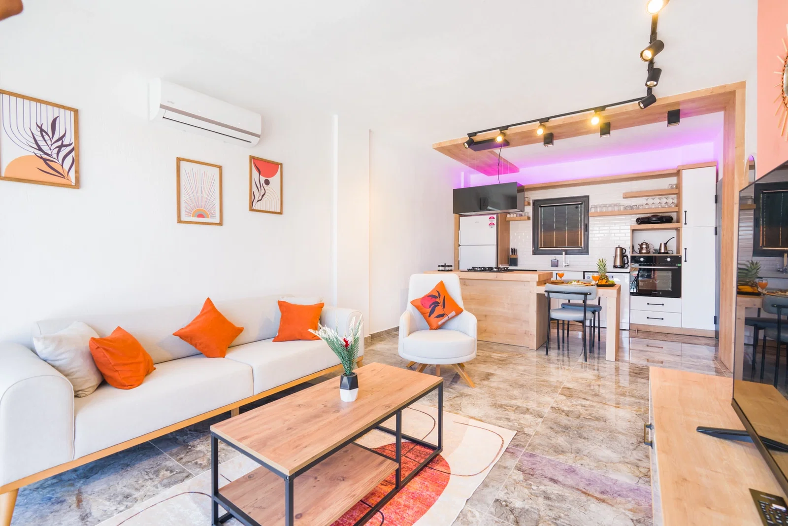 Fethiye’de Balayı Çiftlerine Uygun, Korunaklı Havuzlu, 2 Kişilik, Ekonomik Villa