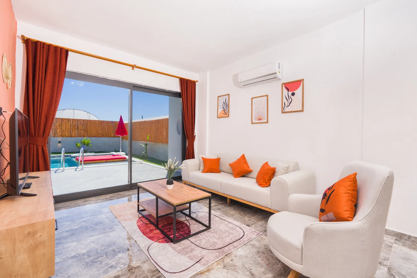 Fethiye’de Balayı Çiftlerine Uygun, Korunaklı Havuzlu, 2 Kişilik, Ekonomik Villa