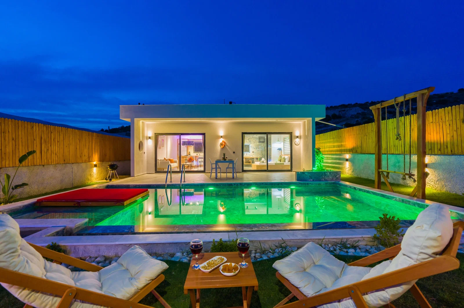 Fethiye’de Balayı Çiftlerine Uygun, Korunaklı Havuzlu, 2 Kişilik, Ekonomik Villa