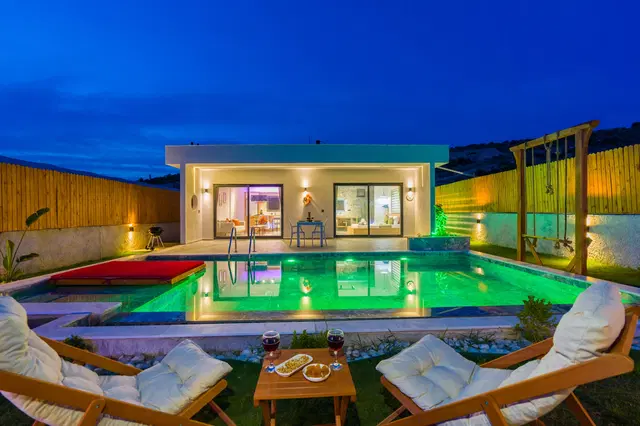 Fethiye’de Balayı Çiftlerine Uygun, Korunaklı Havuzlu, 2 Kişilik, Ekonomik Villa