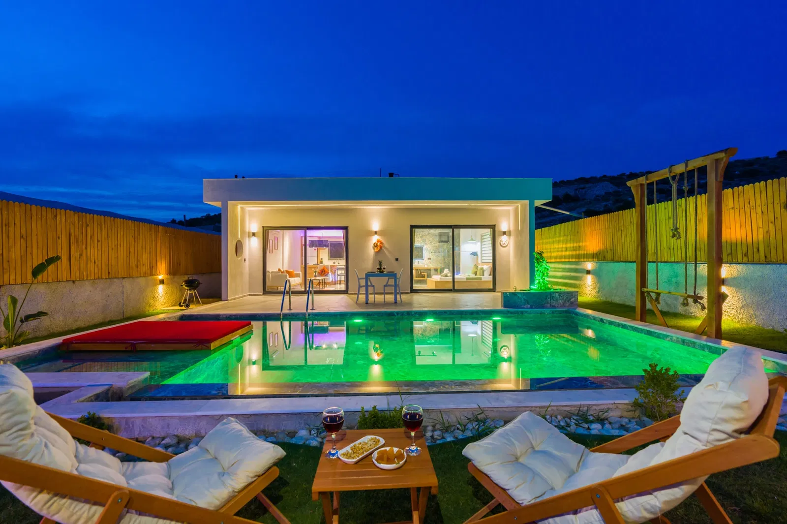 Fethiye’de korunaklı havuzlu kiralık villa