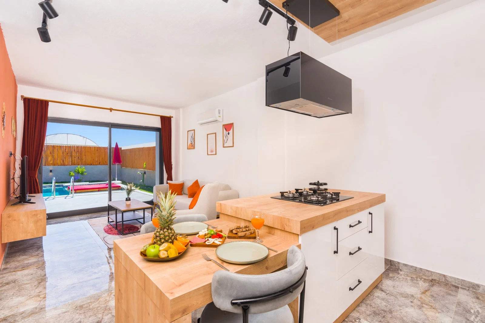 Fethiye’de Balayı Çiftlerine Uygun, Korunaklı Havuzlu, 2 Kişilik, Ekonomik Villa