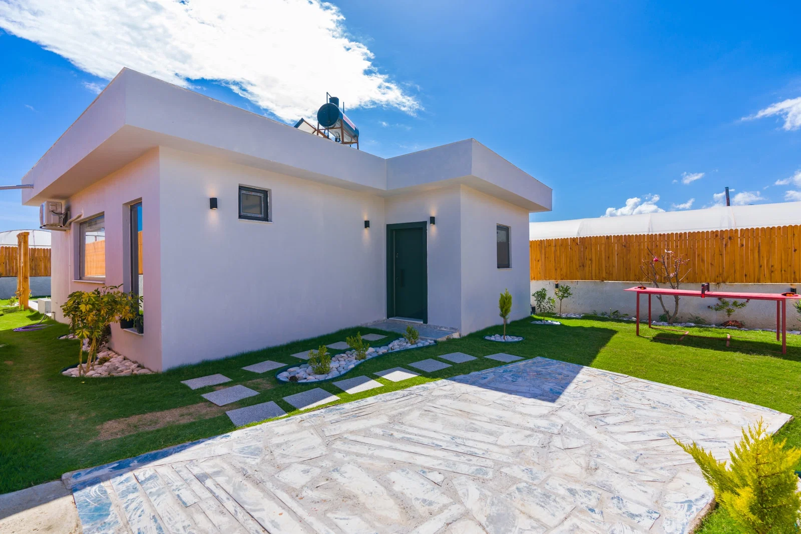 Fethiye’de Balayı Çiftlerine Uygun, Korunaklı Havuzlu, 2 Kişilik, Ekonomik Villa