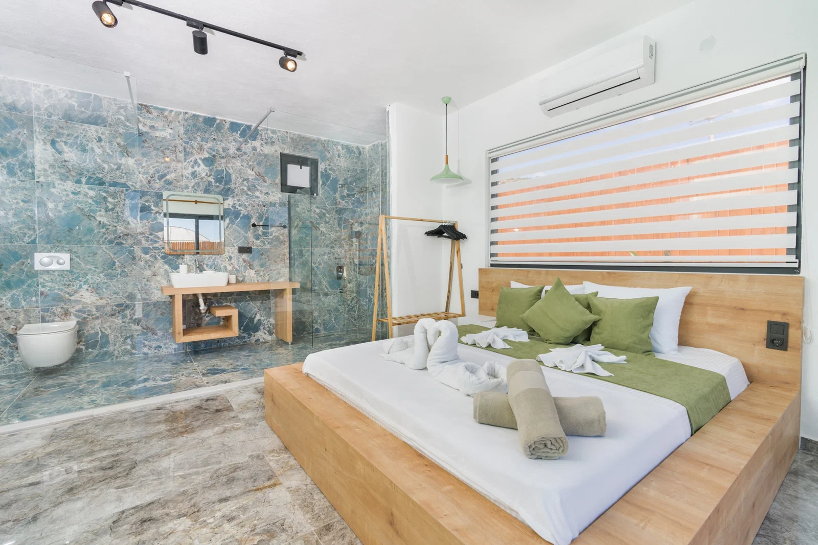 Fethiye’de Balayı Çiftlerine Uygun, Korunaklı Havuzlu, 2 Kişilik, Ekonomik Villa