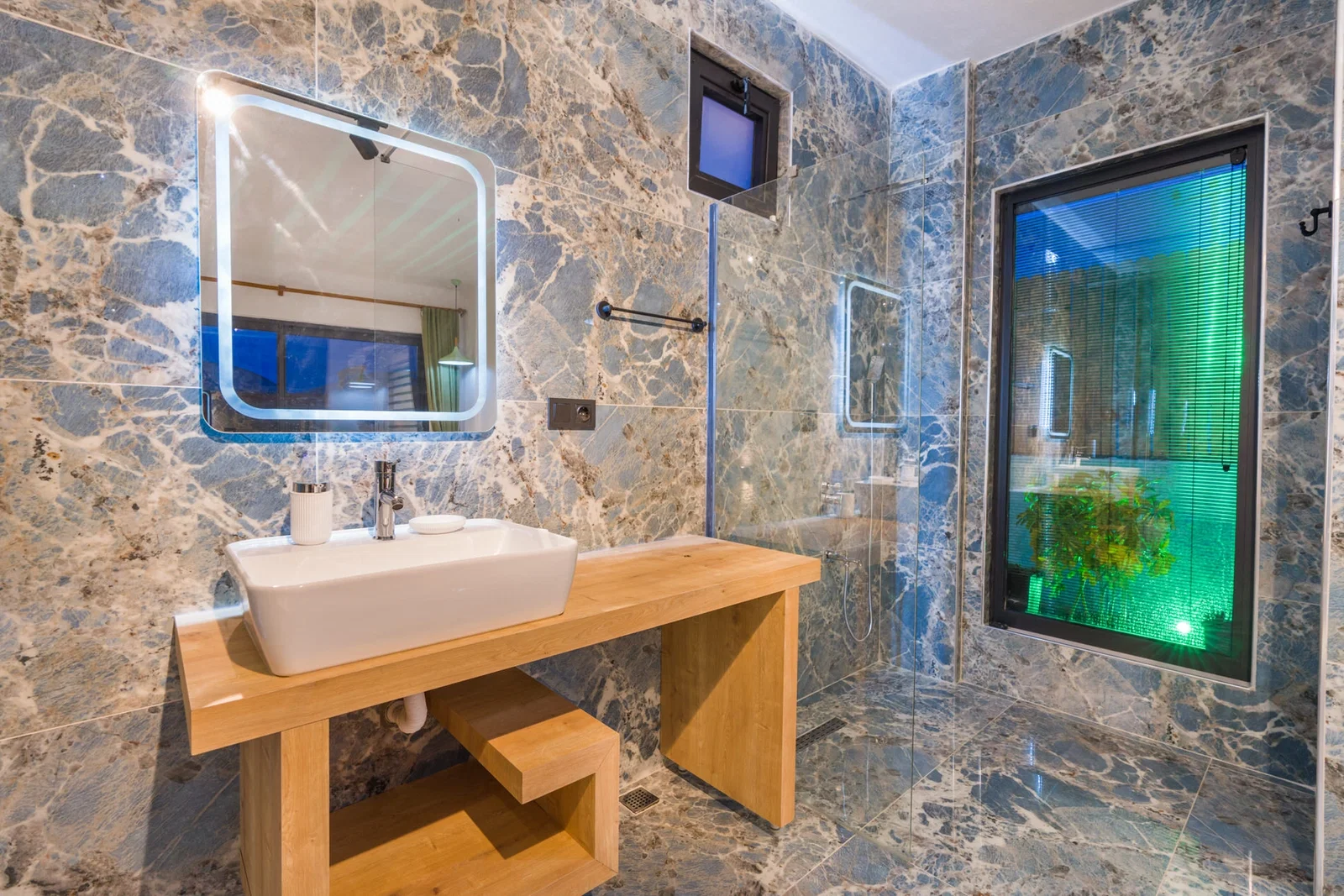 Fethiye’de Balayı Çiftlerine Uygun, Korunaklı Havuzlu, 2 Kişilik, Ekonomik Villa