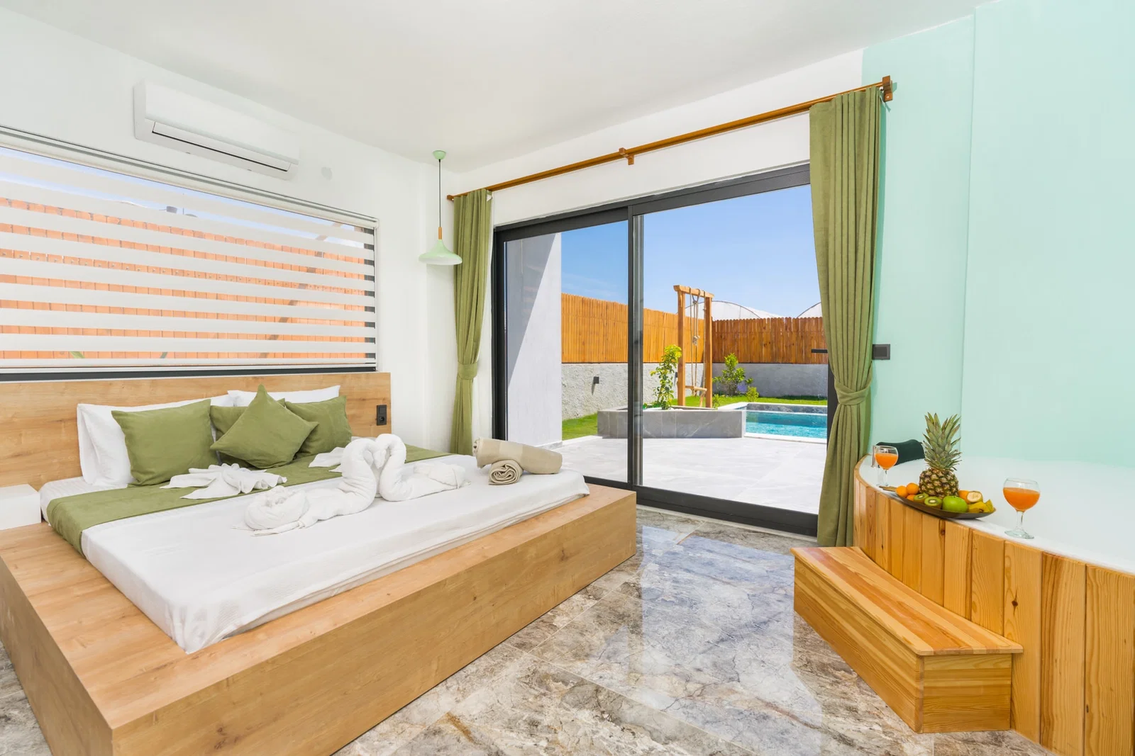 Fethiye’de Balayı Çiftlerine Uygun, Korunaklı Havuzlu, 2 Kişilik, Ekonomik Villa