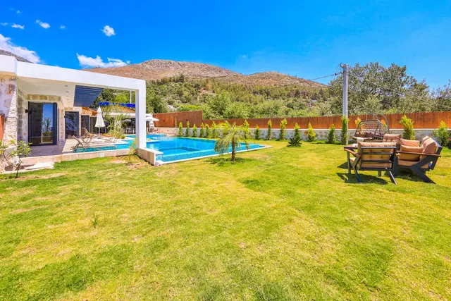 Üzümlü’de jakuzili kiralık villa, fotoğraf 4