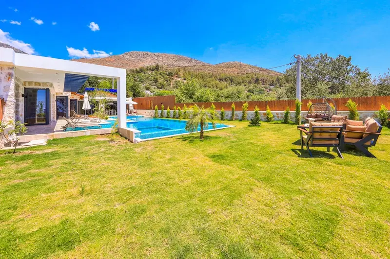 Üzümlü’de jakuzili kiralık villa, fotoğraf 4