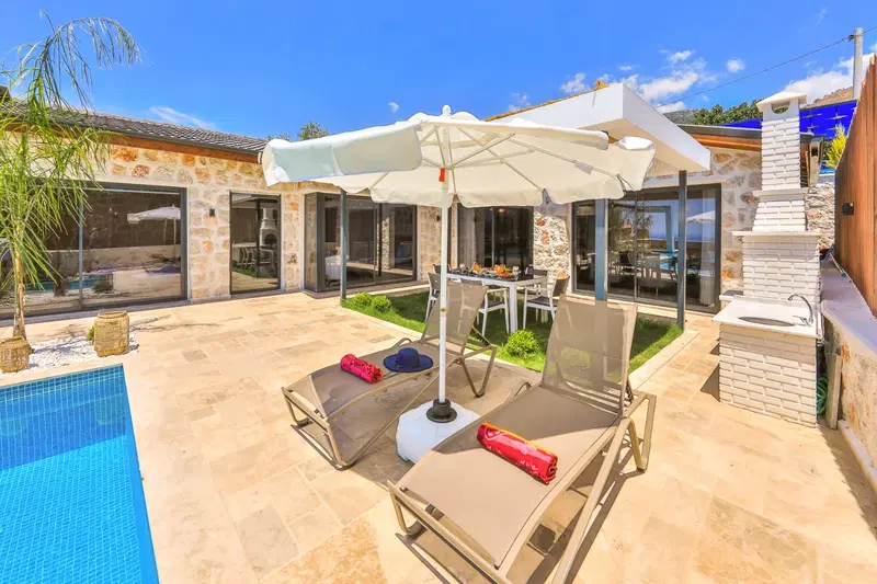 Üzümlü’de kapalı havuzlu kiralık villa, fotoğraf 3