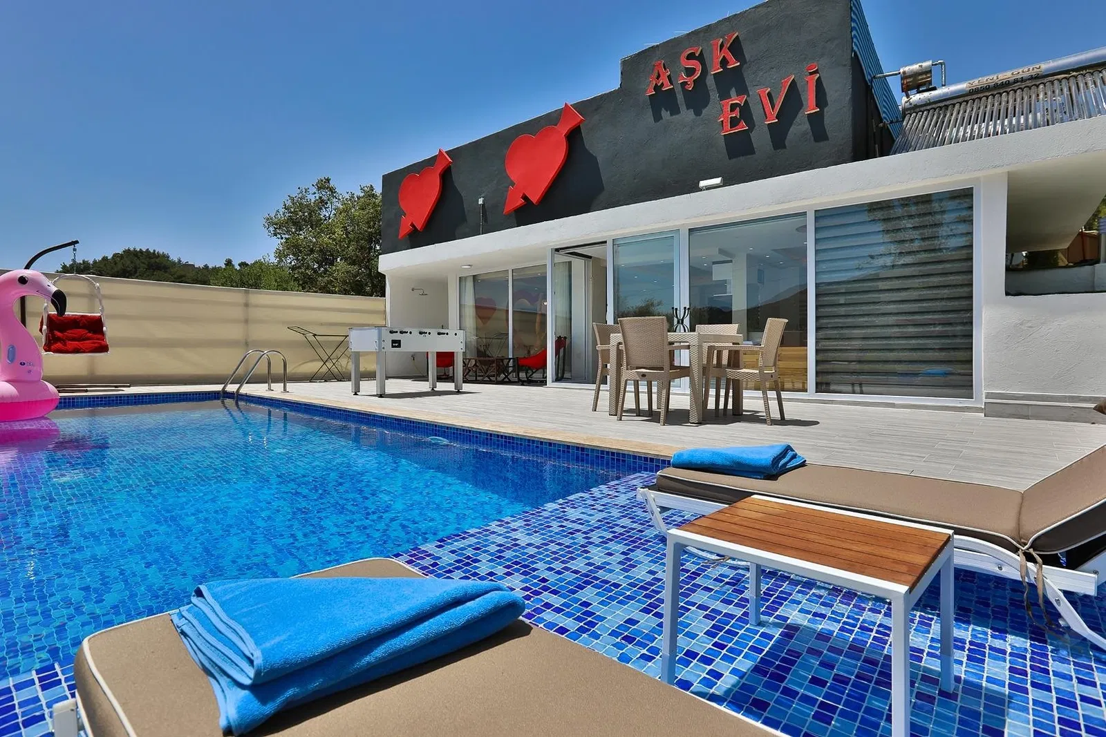 İslamlar’da korunaklı havuzlu kiralık villa