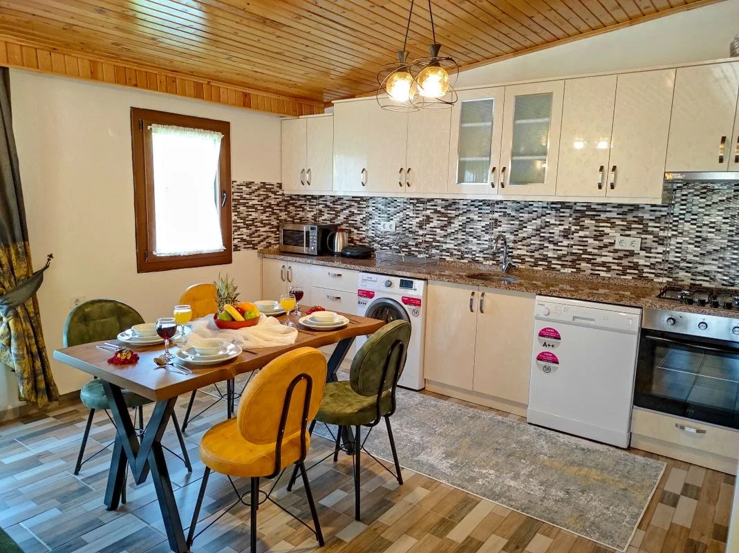 Fethiye’de Balayı Çiftlerine Uygun, Korunaklı Havuzlu, 2 Yatak Odalı, Kiralık Villa