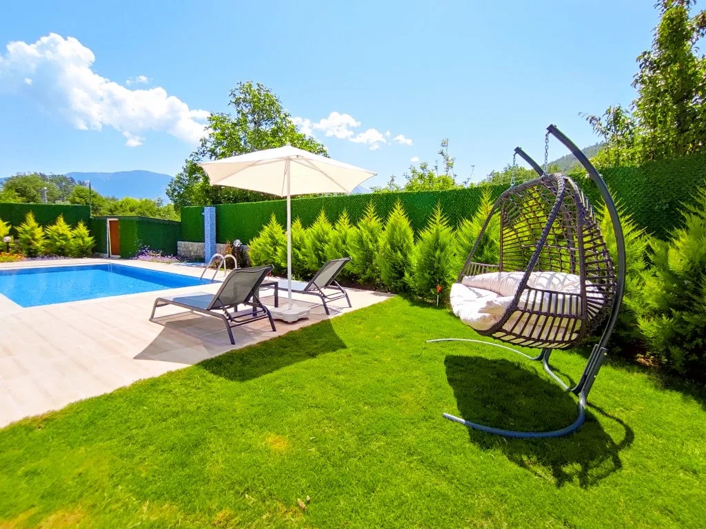 Fethiye’de Balayı Çiftlerine Uygun, Korunaklı Havuzlu, 2 Yatak Odalı, Kiralık Villa