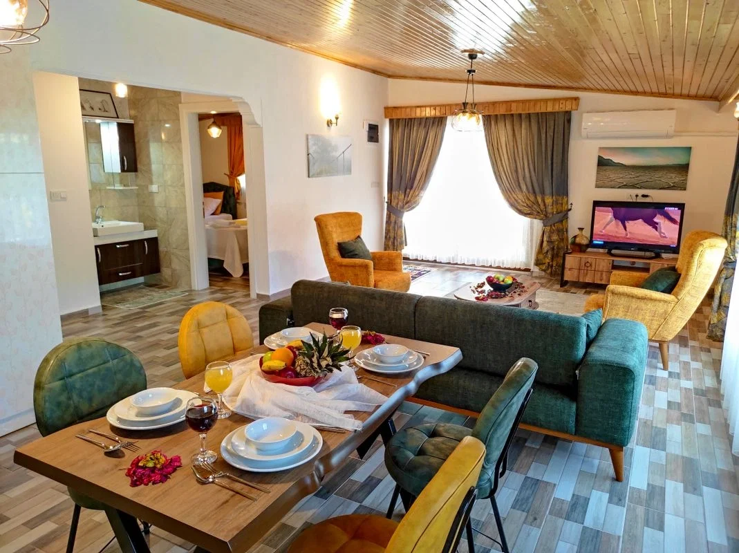 Fethiye’de Balayı Çiftlerine Uygun, Korunaklı Havuzlu, 2 Yatak Odalı, Kiralık Villa