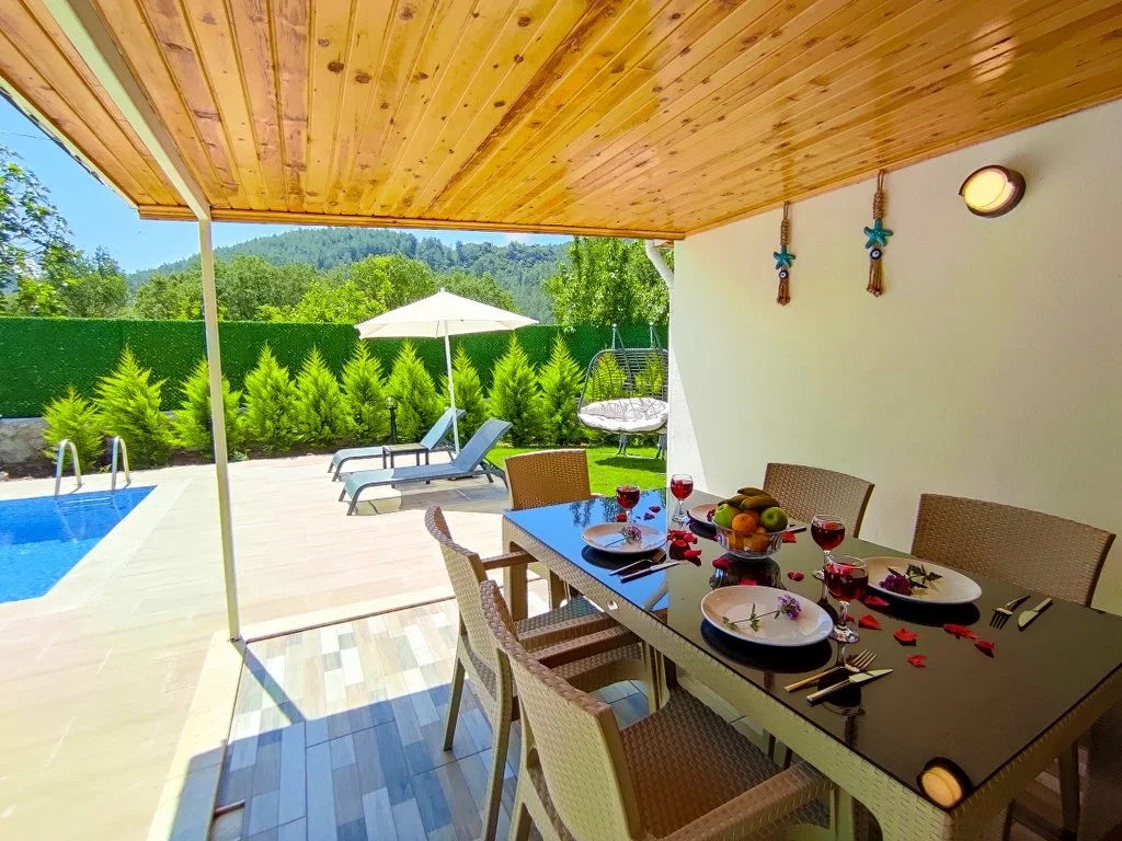 Fethiye’de Balayı Çiftlerine Uygun, Korunaklı Havuzlu, 2 Yatak Odalı, Kiralık Villa