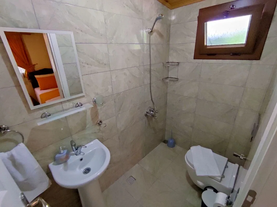 Fethiye’de Balayı Çiftlerine Uygun, Korunaklı Havuzlu, 2 Yatak Odalı, Kiralık Villa