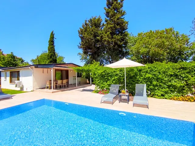 Fethiye’de Balayı Çiftlerine Uygun, Korunaklı Havuzlu, 2 Yatak Odalı, Kiralık Villa