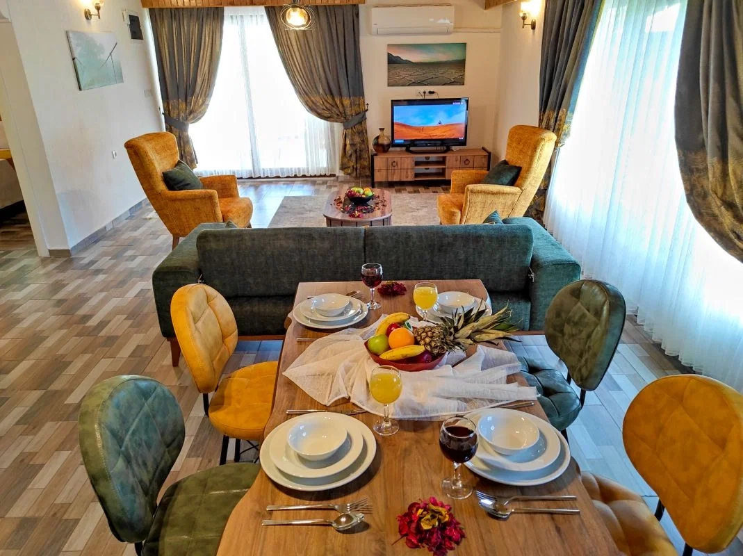 Fethiye’de Balayı Çiftlerine Uygun, Korunaklı Havuzlu, 2 Yatak Odalı, Kiralık Villa