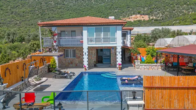 Kaş’ta deniz manzaralı kiralık villa, fotoğraf 3