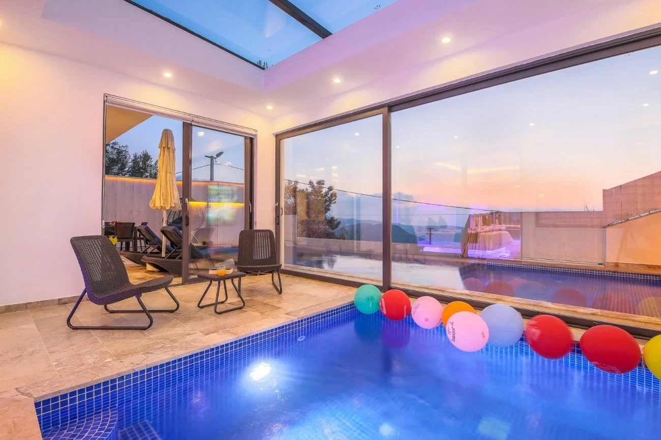 Üzümlü’de Balayı Çiftlerine Uygun, Isıtmalı Havuzlu, 1 Yatak Odalı, Ekonomik Villa