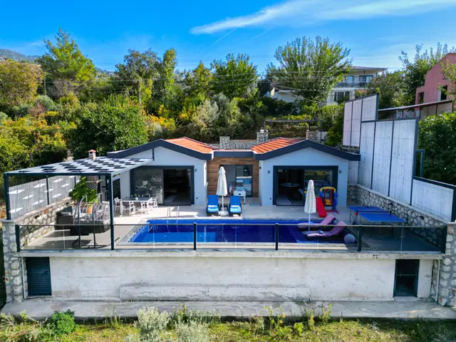 Üzümlü’de jakuzili kiralık villa, fotoğraf 2