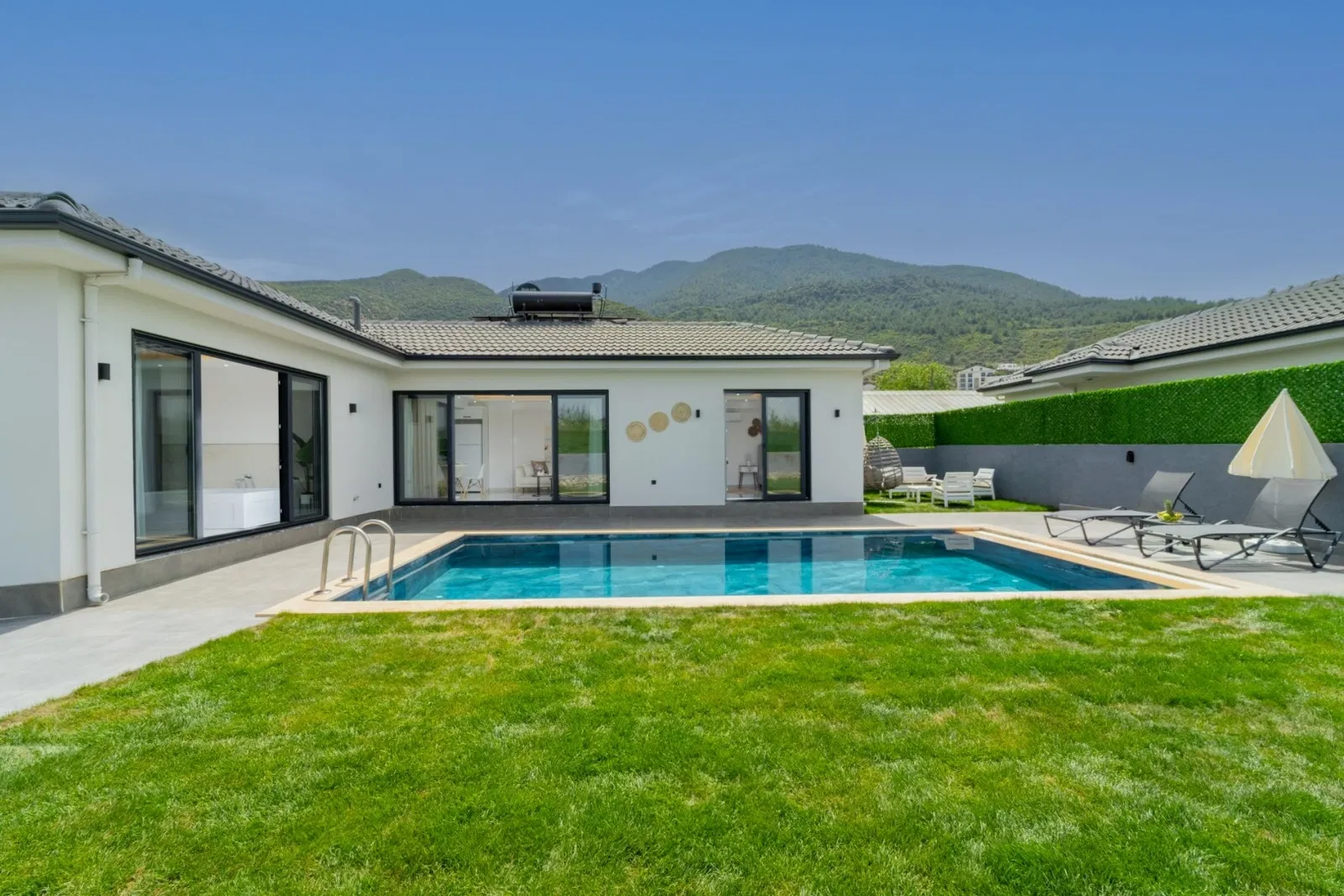Fethiye’de korunaklı havuzlu kiralık villa