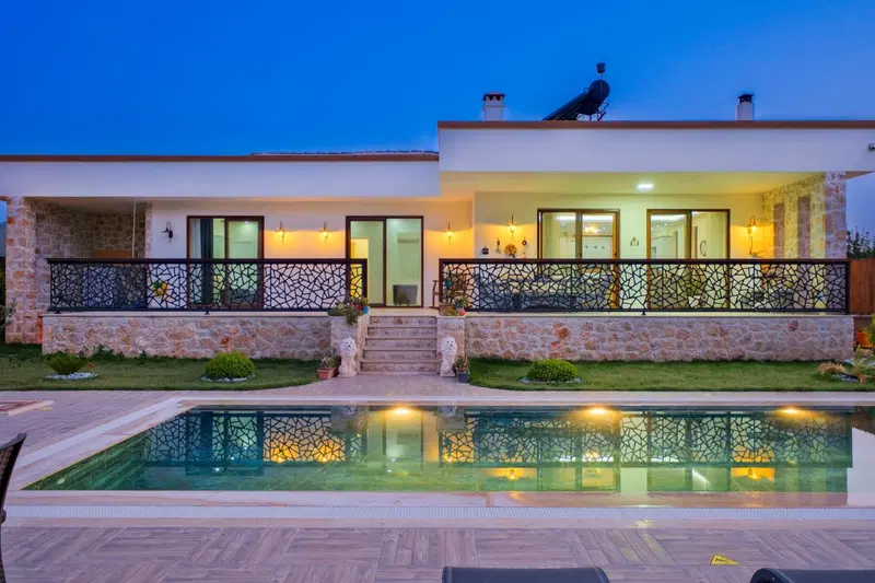 Fethiye’de korunaklı havuzlu kiralık villa
