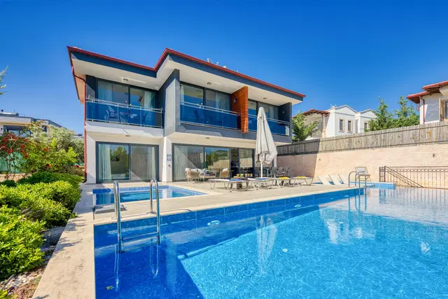 Kaş Lüks Kiralık Villa: Sakin Konumda, Çocuk Havuzlu, 8 Kişilik