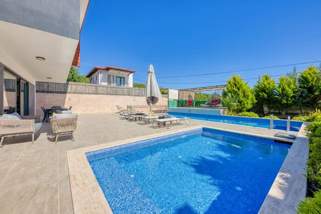 Kaş’ta doğa manzaralı kiralık villa, fotoğraf 2