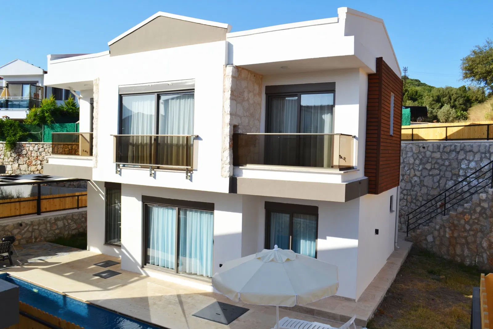 Kaş’ta özel havuzlu kiralık villa
