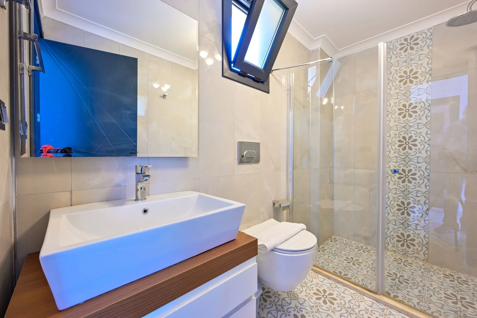 Fethiye’de Deniz Manzaralı, Isıtmalı Havuzlu, 6 Kişilik, Lüks Villa