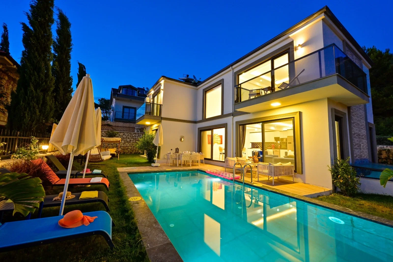 Fethiye’de Deniz Manzaralı, Isıtmalı Havuzlu, 6 Kişilik, Lüks Villa