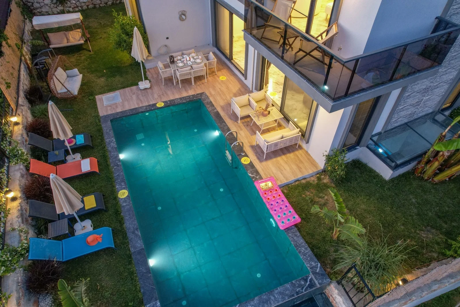 Fethiye’de Deniz Manzaralı, Isıtmalı Havuzlu, 6 Kişilik, Lüks Villa