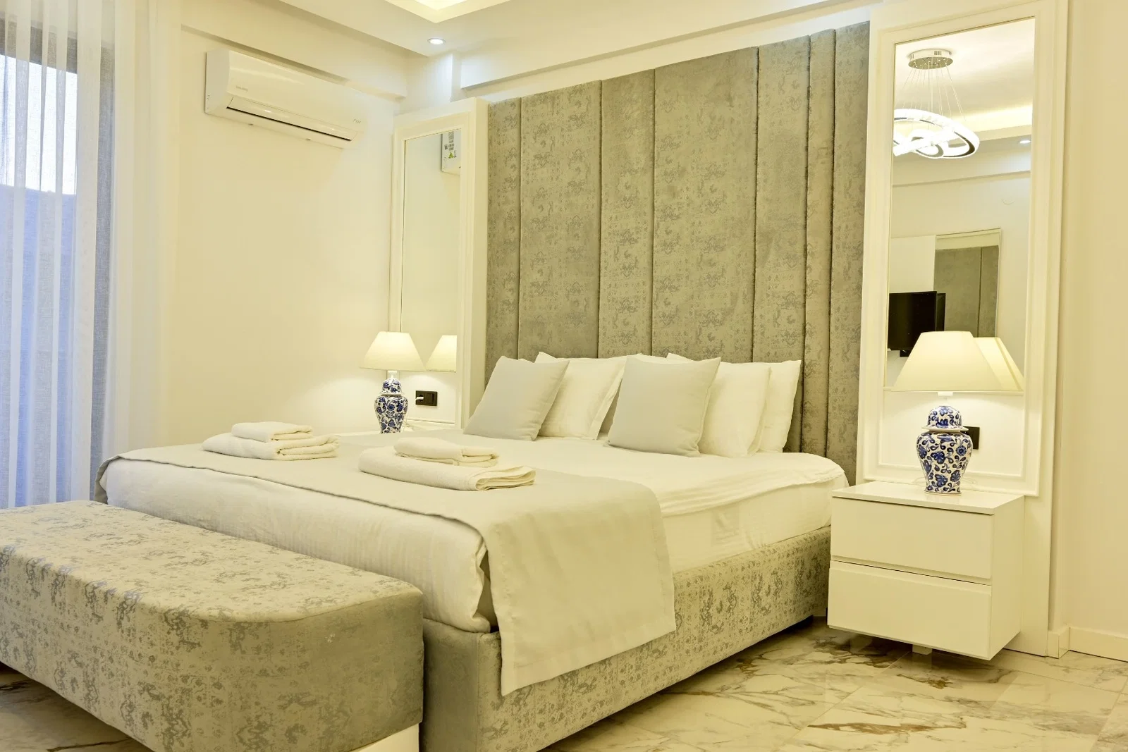 Fethiye’de Deniz Manzaralı, Isıtmalı Havuzlu, 6 Kişilik, Lüks Villa